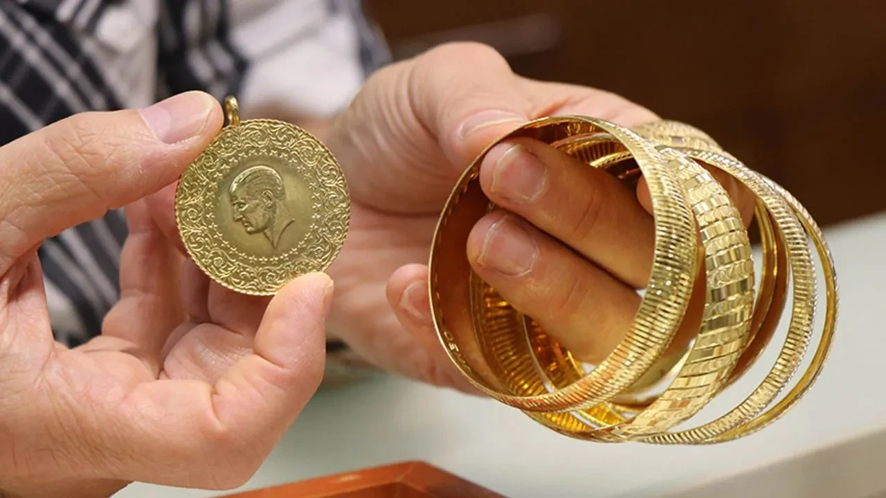 Altın fiyatları rekor kırarken kritik karar! Alım mı satım mı?