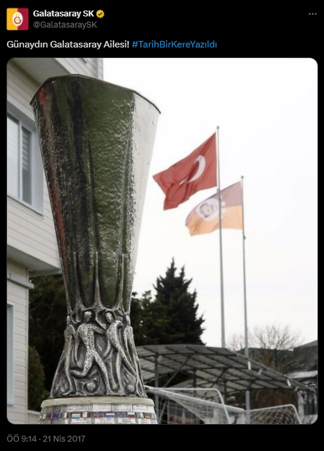 Beşiktaş'tan Galatasaray'ın paylaşımına kinaye: Tam 8 yıl sonra cevap geldi!