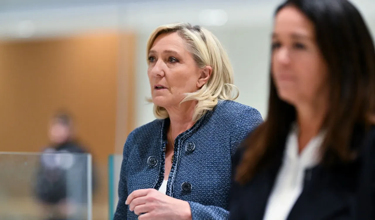 Fransa'da aşırı sağcı Marine Le Pen yolsuzluktan suçlu bulundu! Seçimlere katılamayabilir