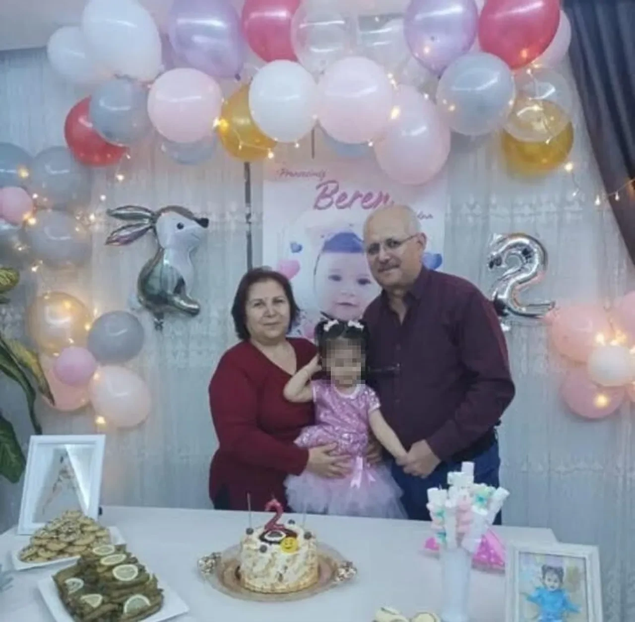 Görüntüler korkunç! Çanakkale'de iki otomobil kafa kafaya çarpıştı, araçların önü adeta yok oldu: 3 ölü, 1 yaralı