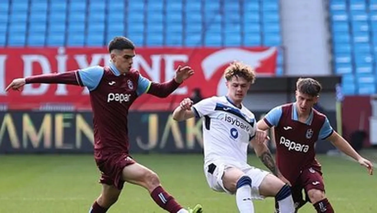 Trabzonspor U19 Inter'i yenerse kimle karşılaşacak? Tur atlarsa muhtemel rakipleri belli oldu, tarihi fırsat