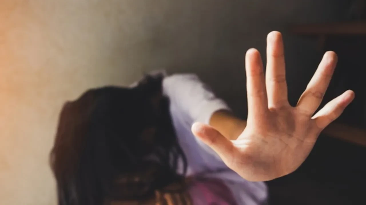 6 yıllık cinsel istismar mektupla ortaya çıktı! Küçük kız her şeyi öğretmenine anlattı 