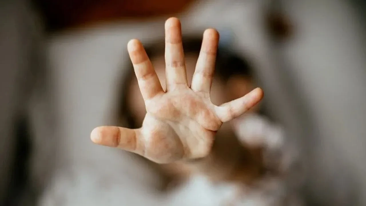 6 yıllık cinsel istismar mektupla ortaya çıktı! Küçük kız her şeyi öğretmenine anlattı 