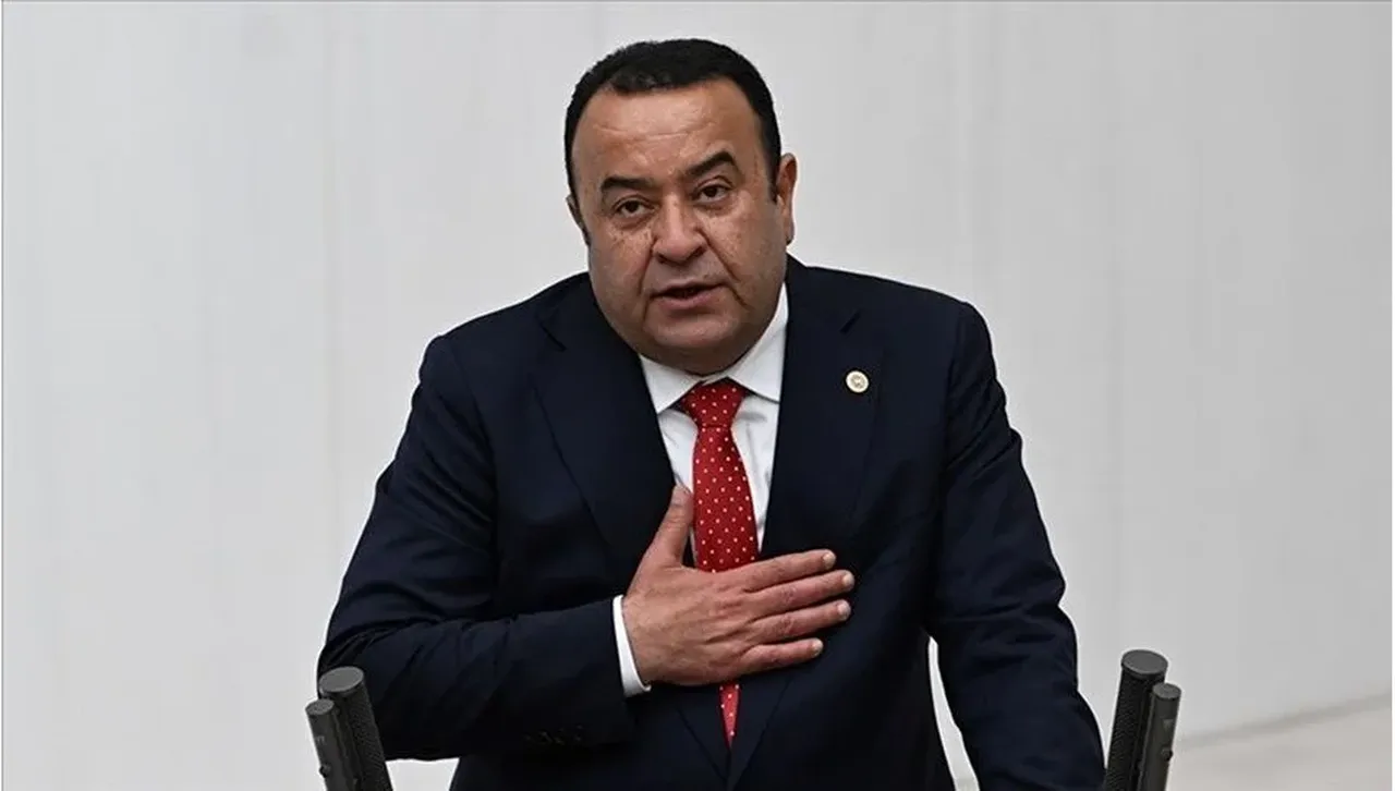 Adnan Beker kimdir? İYİ Partili Adnan Beker CHP’ye katıldı