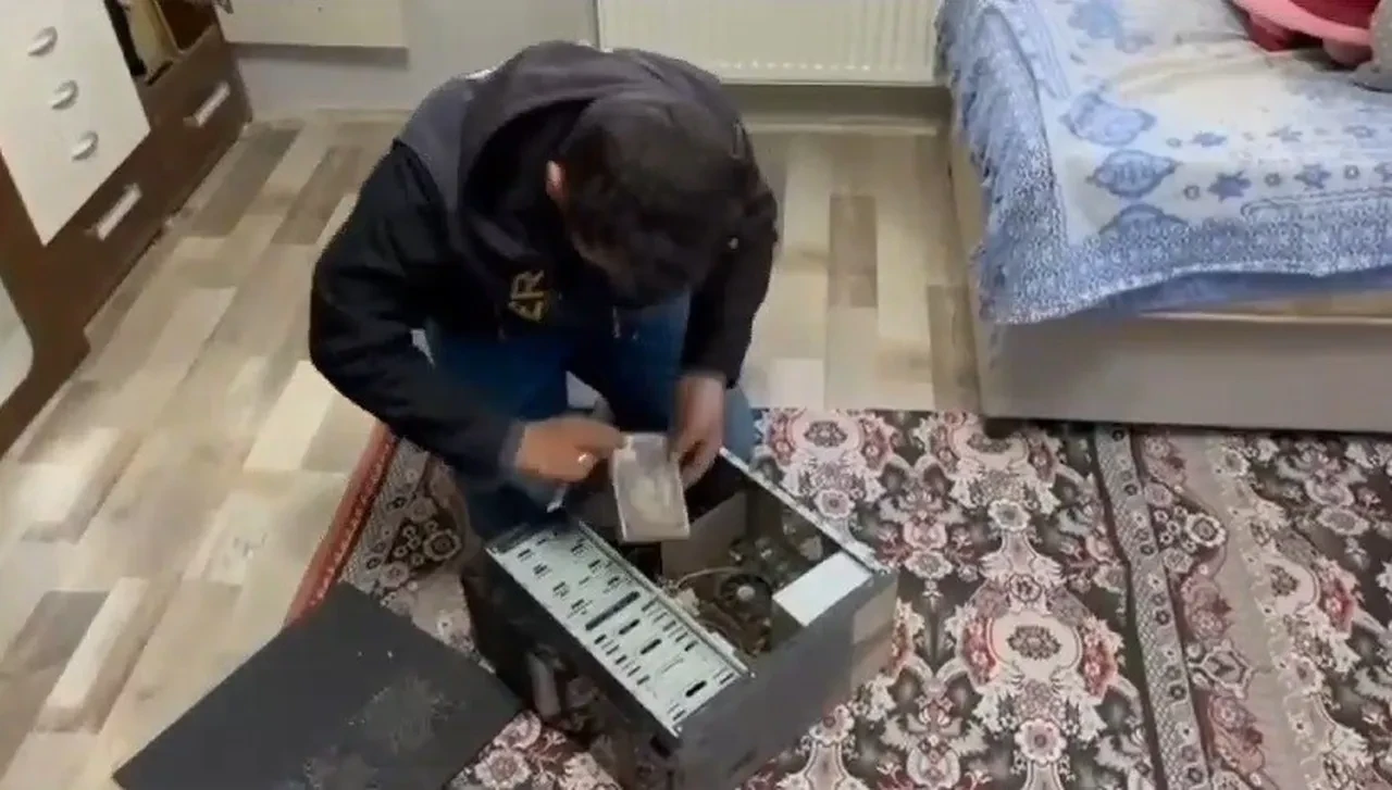 Banka hesaplarından milyonlarca liralık vurgun yaptılar! 9 kişi yakalandı