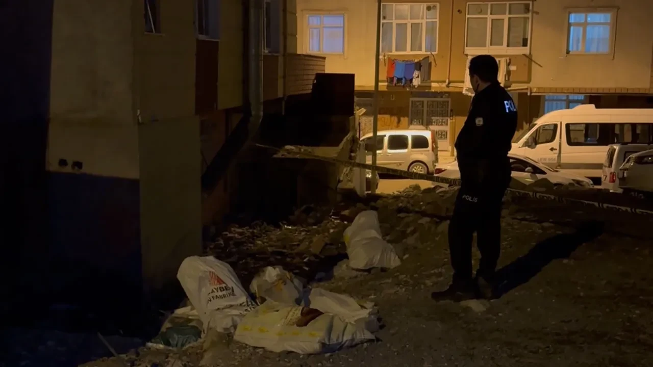 Güngören'de korkunç olay! Boş arsada ölü cenin bulundu: Anne ve baba gözaltında