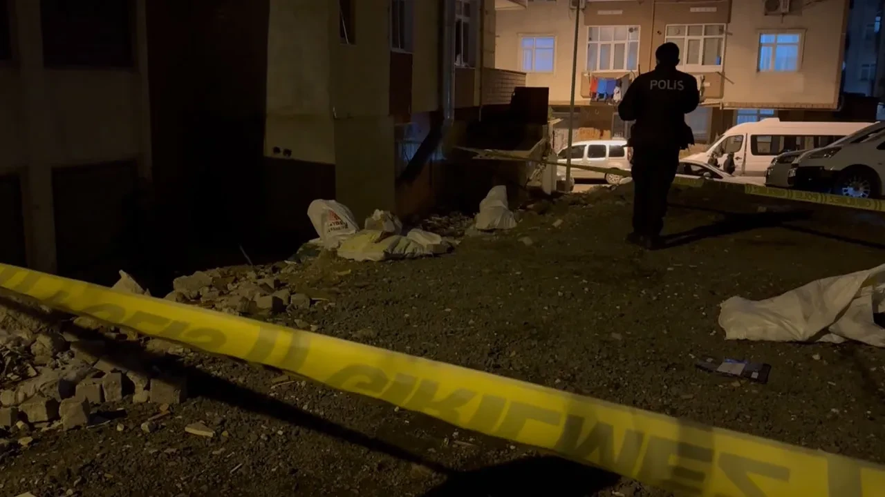 Güngören'de korkunç olay! Boş arsada ölü cenin bulundu: Anne ve baba gözaltında