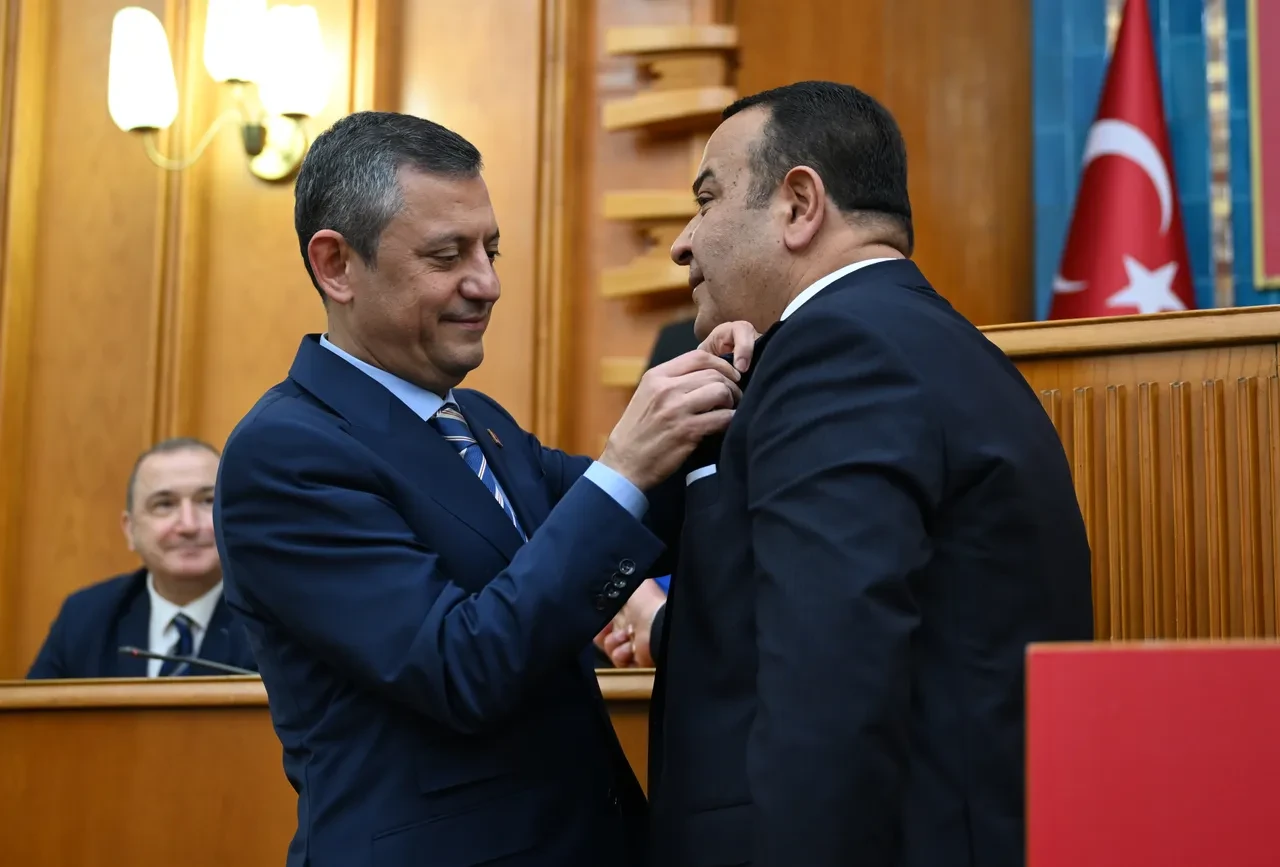 İYİ Parti'den CHP'ye geçen Adnan Beker'den AK Parti iddialarına cevap: İspatlasınlar istifa ederim