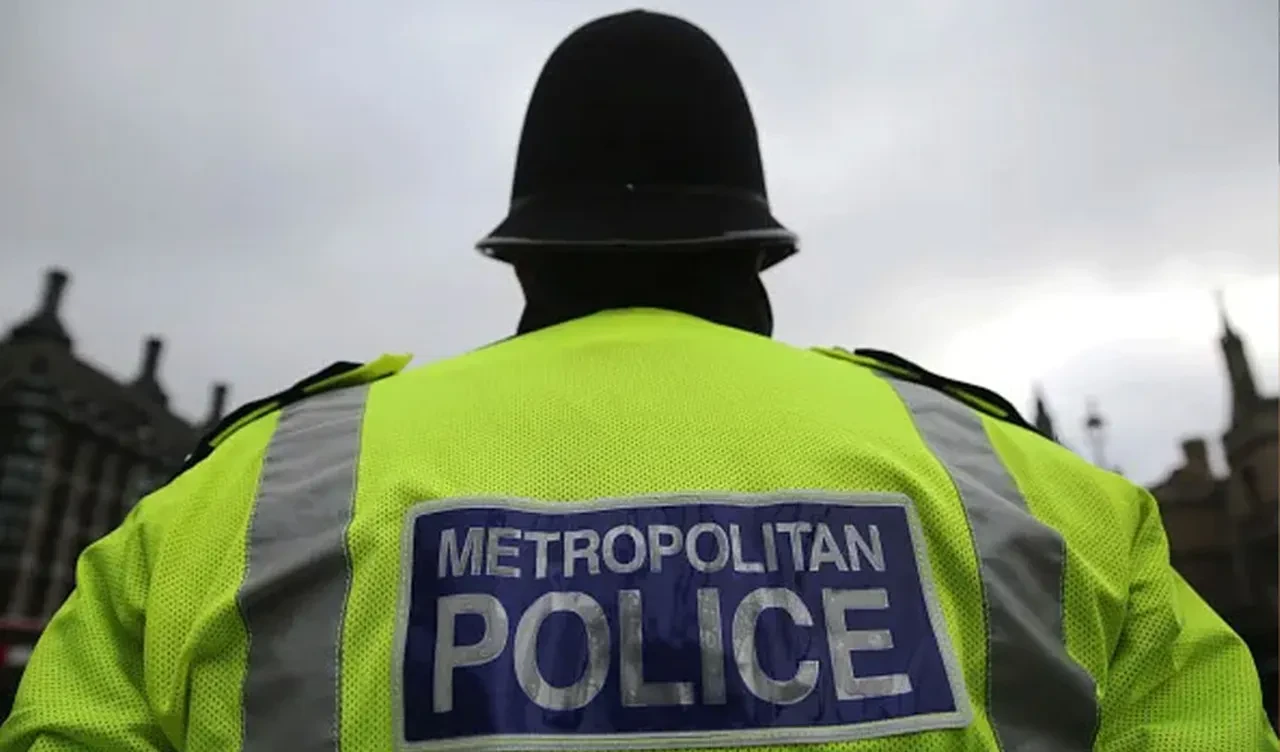 Onlarca yıl süren gizli operasyonlar, yalan hayatlar! Kadınlar polislerin foyasını ortaya çıkardı