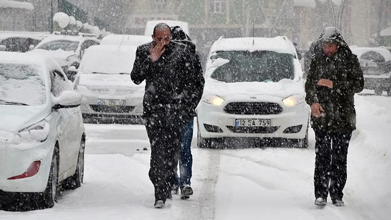 Türkiye'ye bahar geliyor! Termometreler 24 dereceye kadar çıkacak