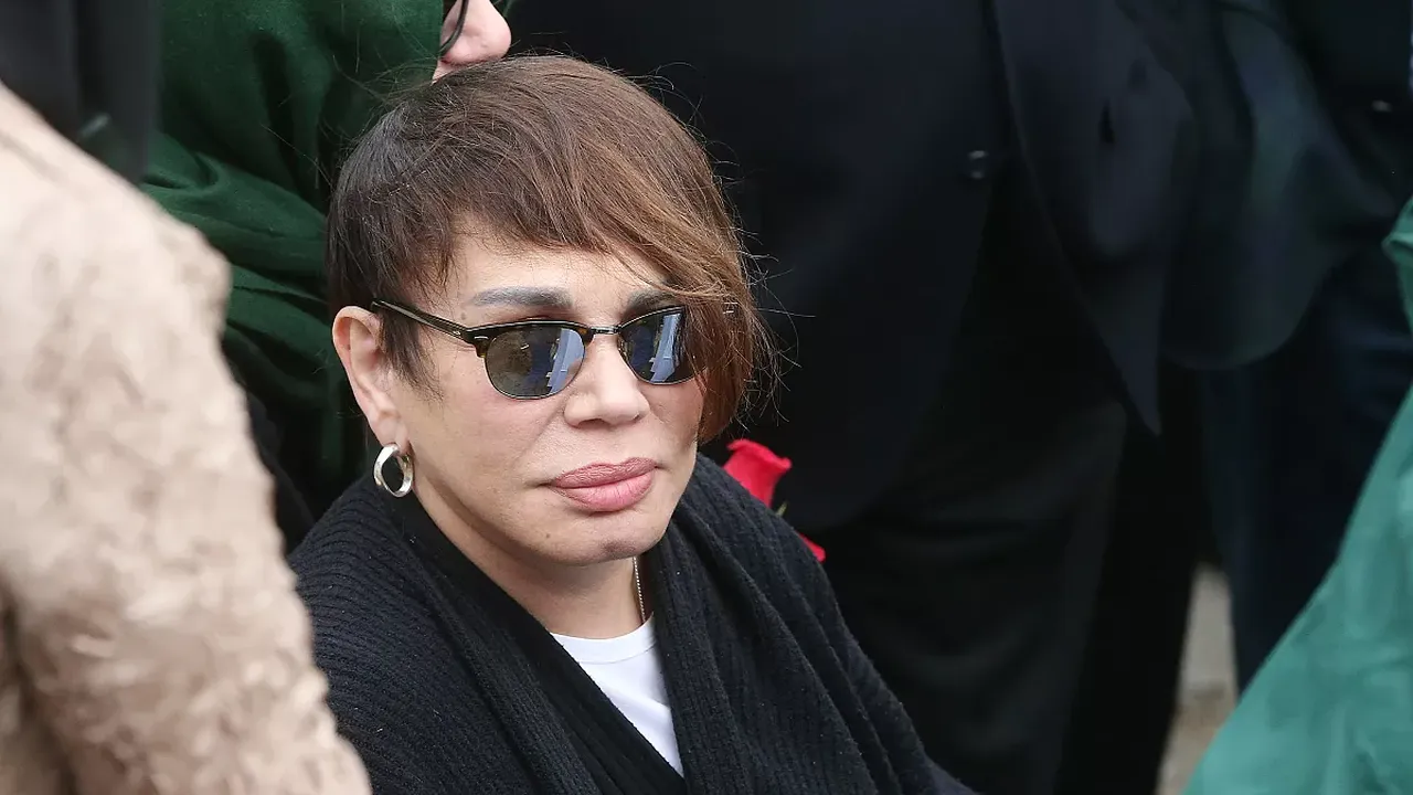 AK Partili Orhan Miroğlu, Sezen Aksu'ya seslendi: 'Ne dersiniz? Tam zamanı'