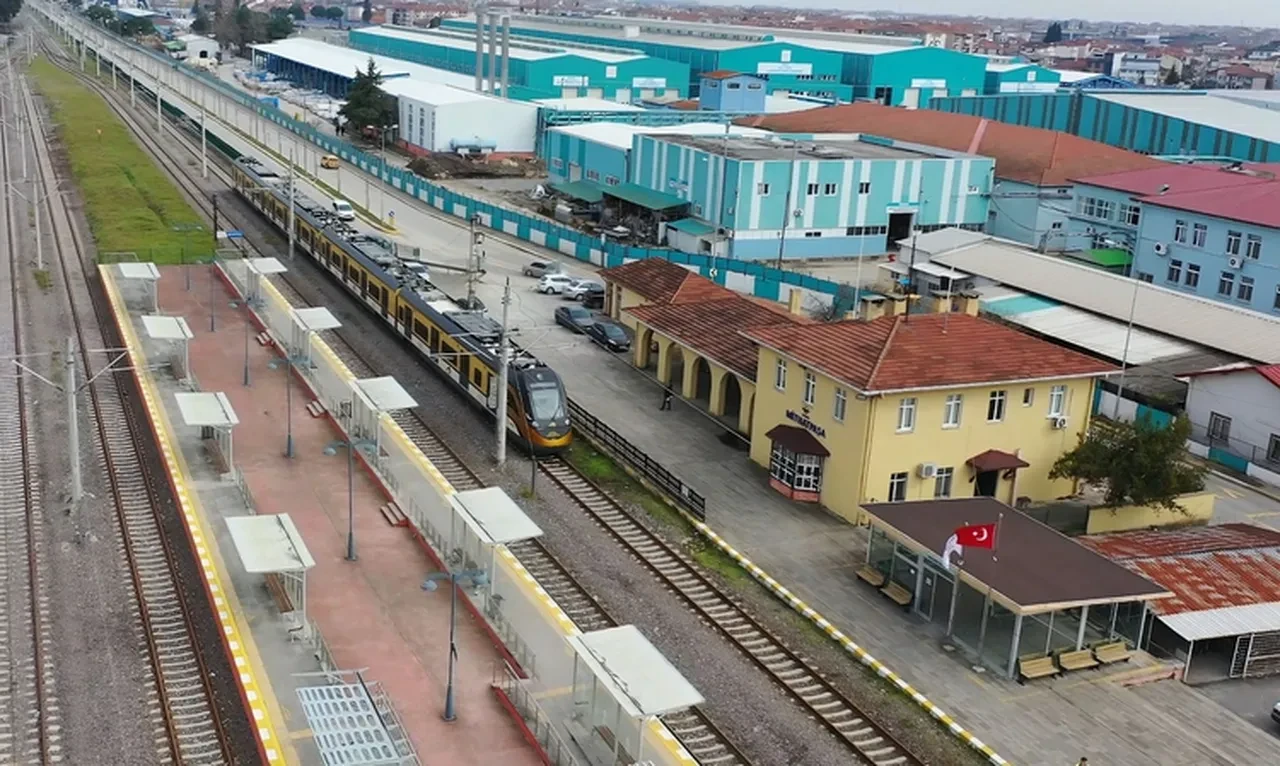 Bakan Uraloğlu duyurdu! Milli Banliyö Tren Seti raylara çıkıyor