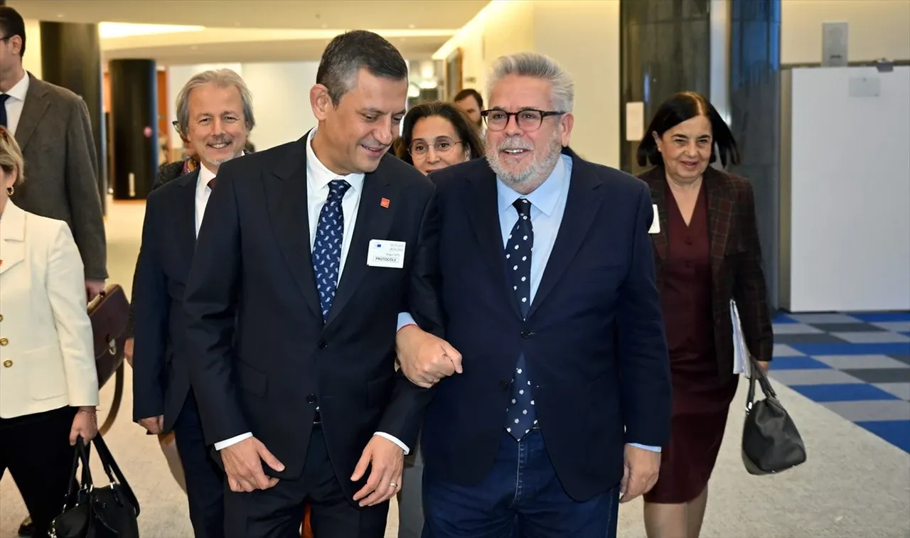 CHP lideri Özgür Özel Türkiye'yi AB'ye şikayet etti! 