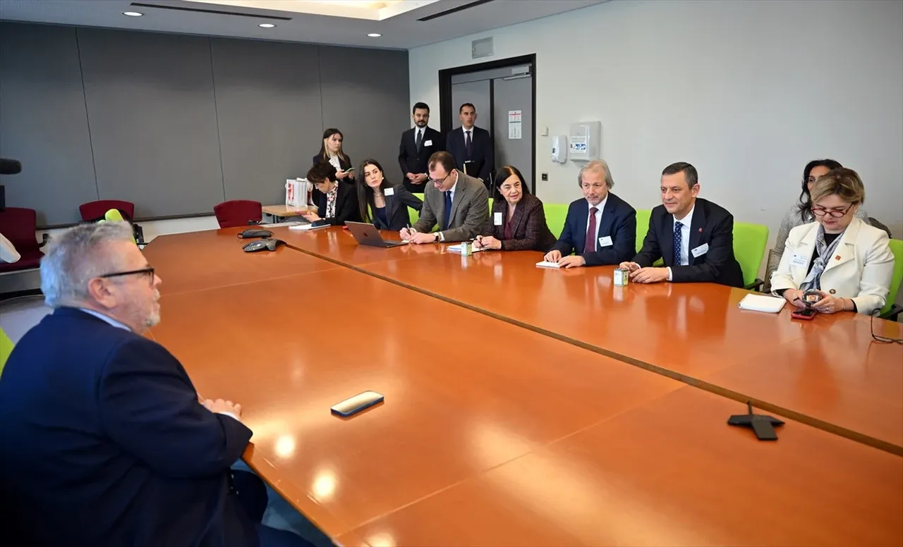 CHP lideri Özgür Özel Türkiye'yi AB'ye şikayet etti! 