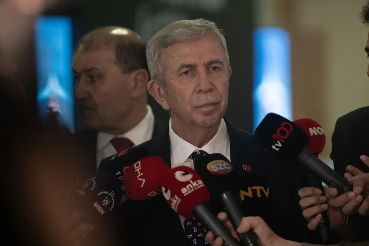 CHP'de Adnan Beker polemiği! Özgür Özel 'Onun emaneti' demişti, Mansur Yavaş cevap verdi