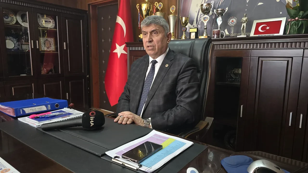 Makam şoförlüğü yaptığı belediyeye başkan oldu! 8 oyla seçildi