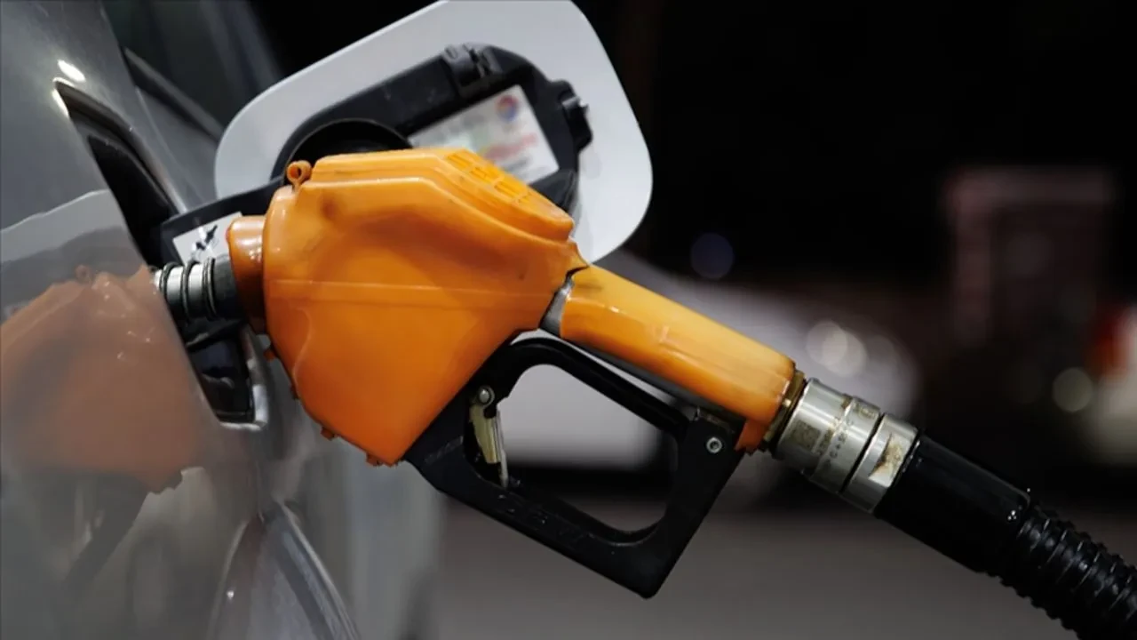 Akaryakıt fiyatlarına çifte indirim geliyor! Önce benzin sonra motorin fiyatı düşecek