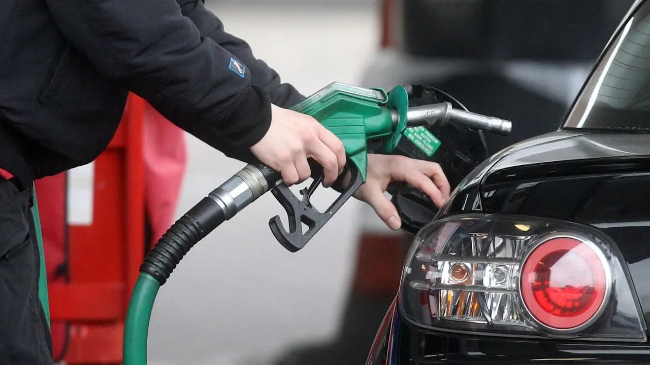 Akaryakıt fiyatlarına çifte indirim geliyor! Önce benzin sonra motorin fiyatı düşecek