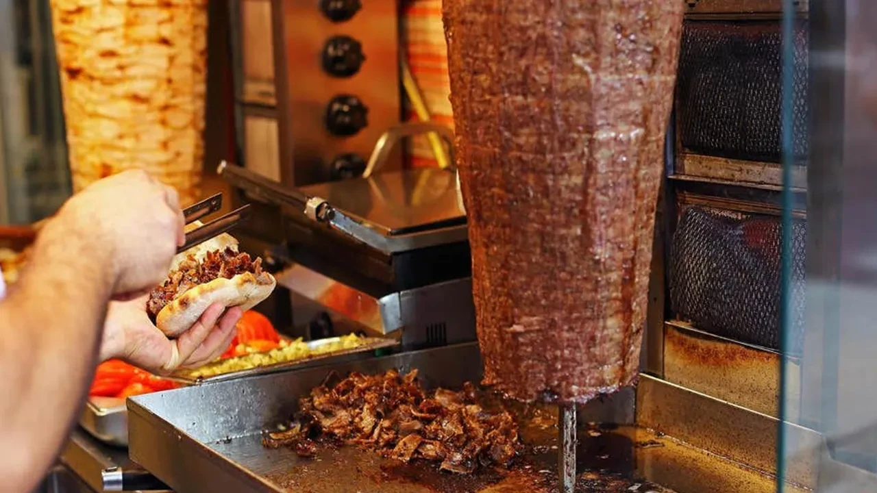 Almanya'da et döner krizi! Enflasyon vurdu, tavuğa geçiş var