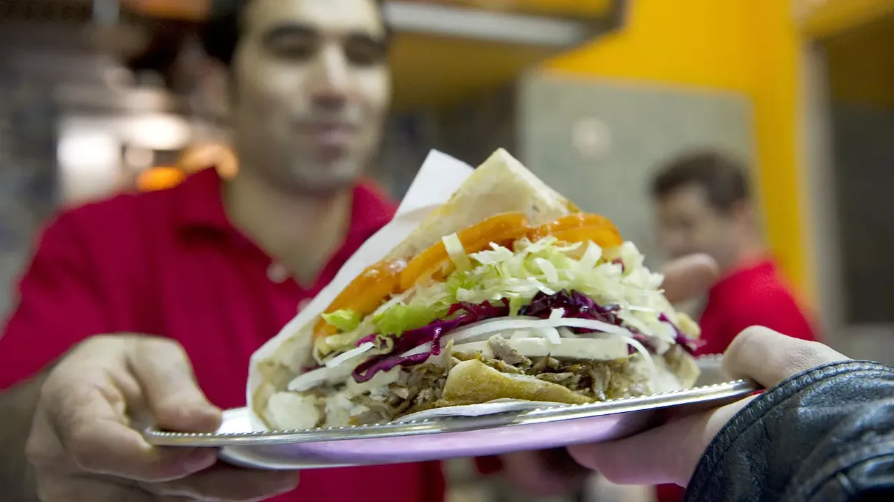 Almanya'da et döner krizi! Enflasyon vurdu, tavuğa geçiş var