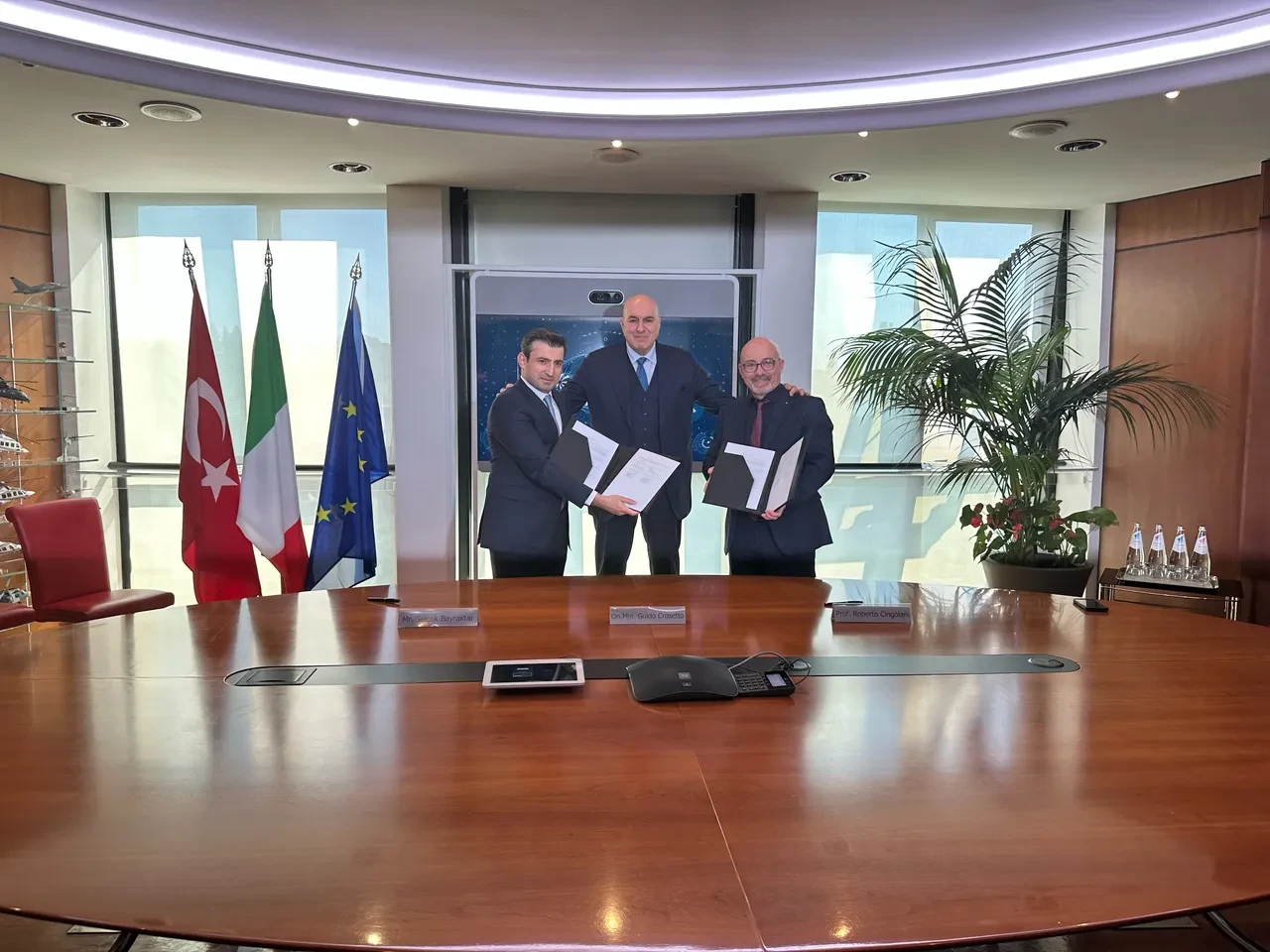 Baykar'dan dev anlaşma! Avrupa'ya İHA üretimi için imzalar atıldı