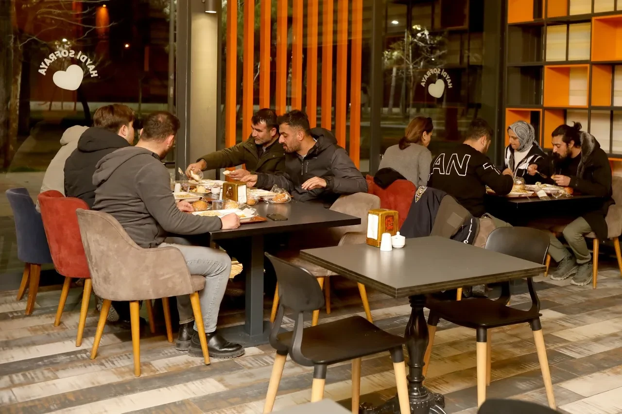 Bu restoranın iftar menü fiyatını görenler inanamıyor! 