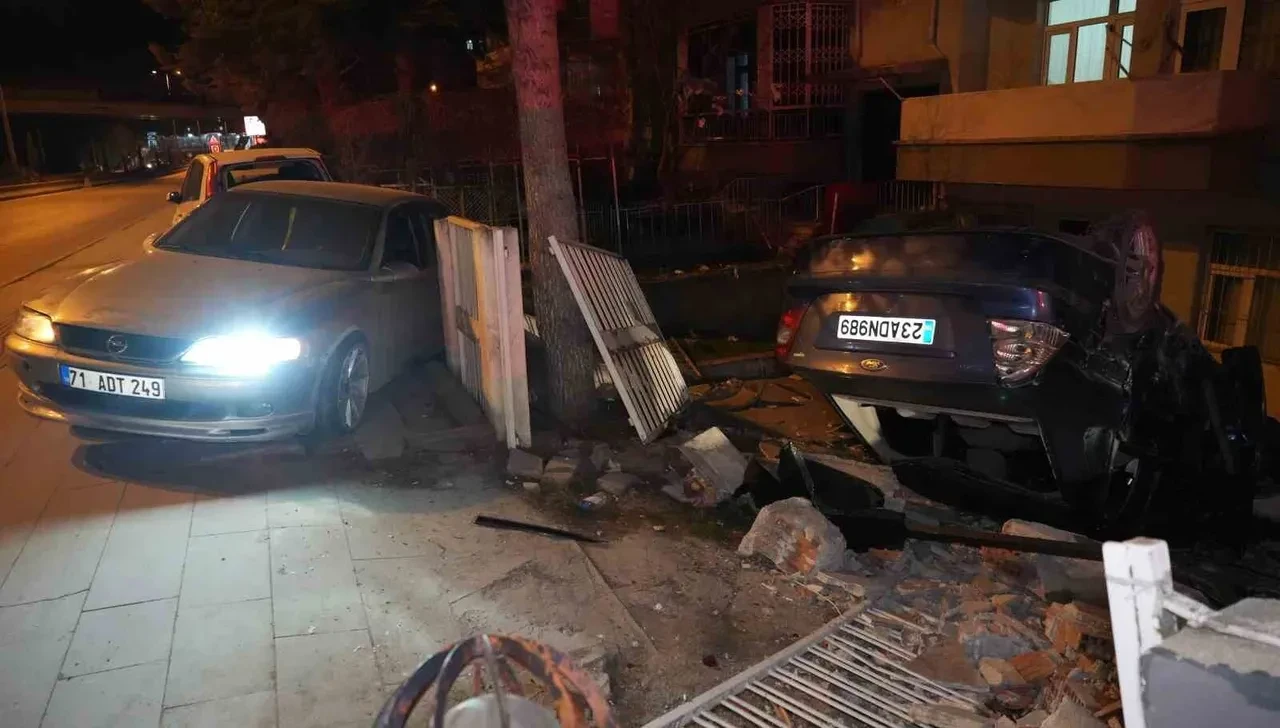 Deprem oluyor zannedip dışarı fırladılar! Gördükleri manzarayla şoke oldular