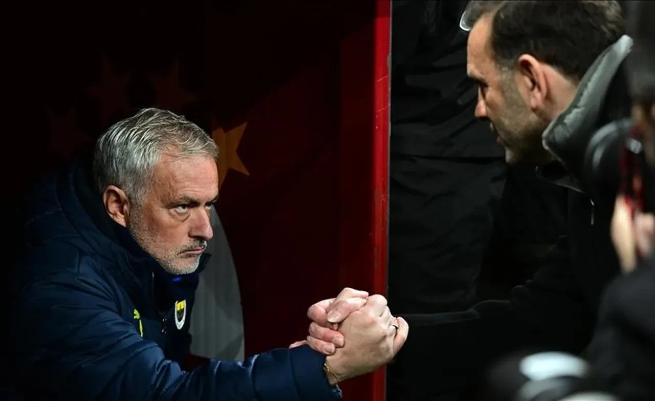Mourinho'dan Galatasaray'ı kızdıracak sözler: 'Bir futbol takımı değil bir sistem!'