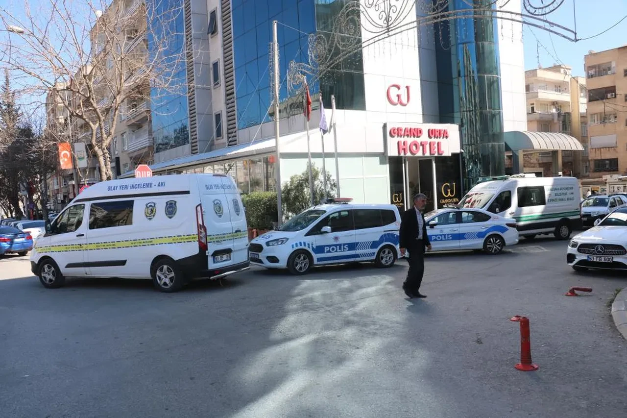 Otel odasında kahreden olay! Odaya giren çalışanlar şoke oldu