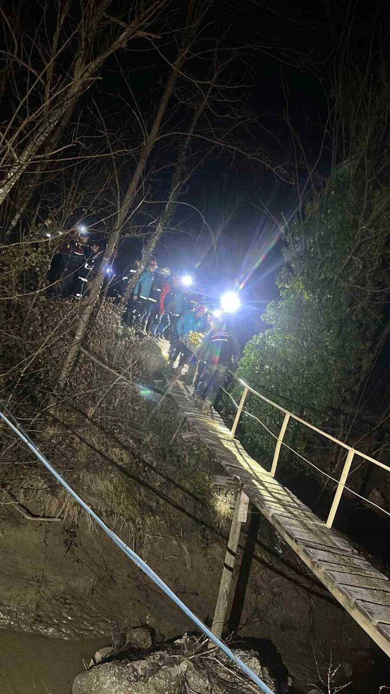 Sinop’ta heyelan faciası: 3 ev yıkıldı, göçük altında kalanlar kurtarıldı