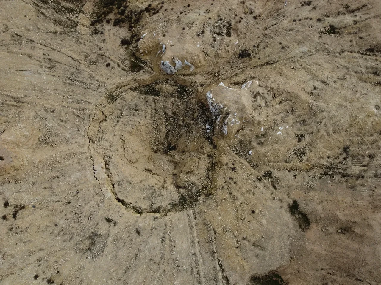 Türkiye'nin sınırında ölüm çukuru: 2 binden fazla ceset çıkarılacak