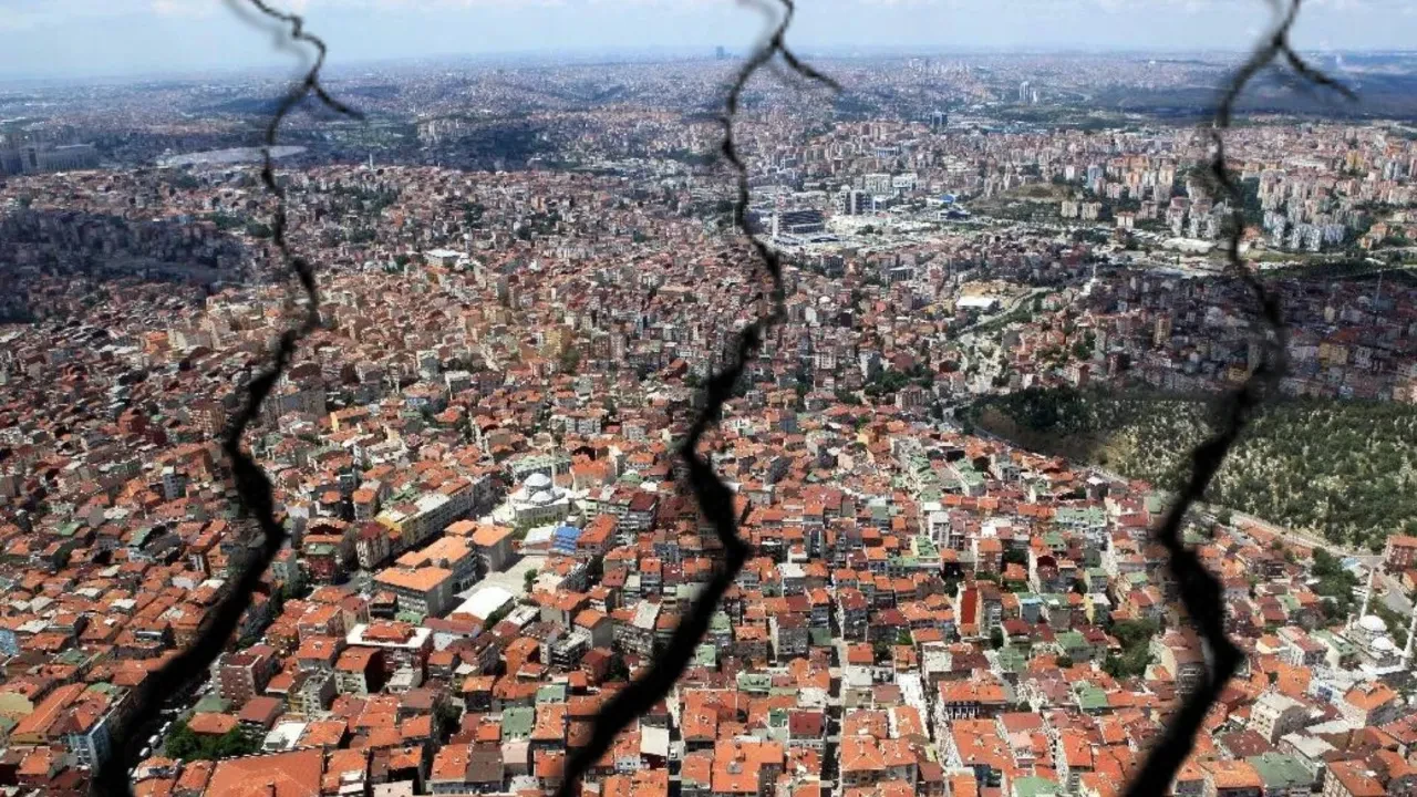 Büyük İstanbul depremi için tüyler ürperten uyarı! 300 bin bina kara listede