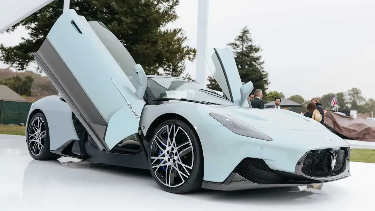 Elektrikli süper araba Maserati MC20 için kötü haber: Yıllardır bekleniyordu
