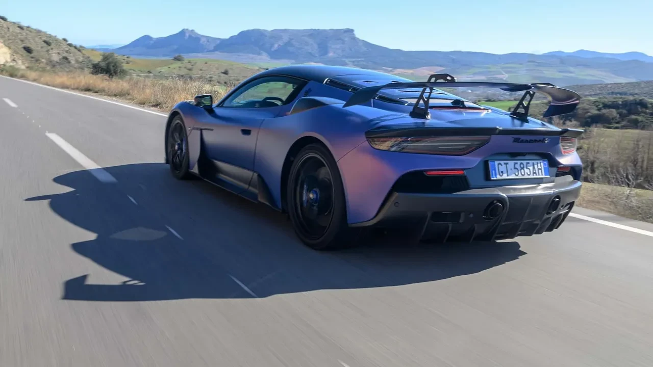 Elektrikli süper araba Maserati MC20 için kötü haber: Yıllardır bekleniyordu