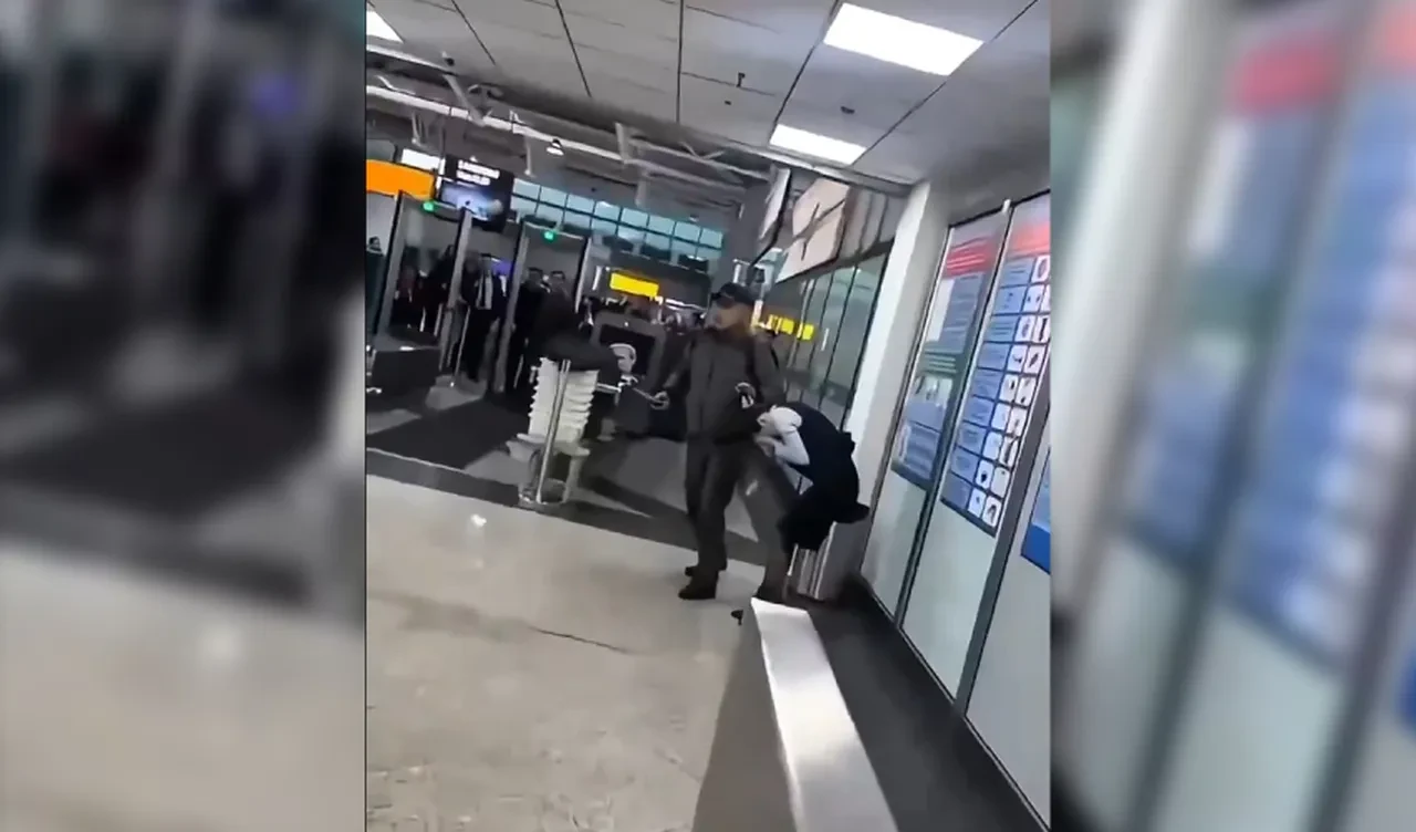 Kazakistan'da havalimanında rehine paniği! Yolcunun kritik müdahalesi felaketi önledi