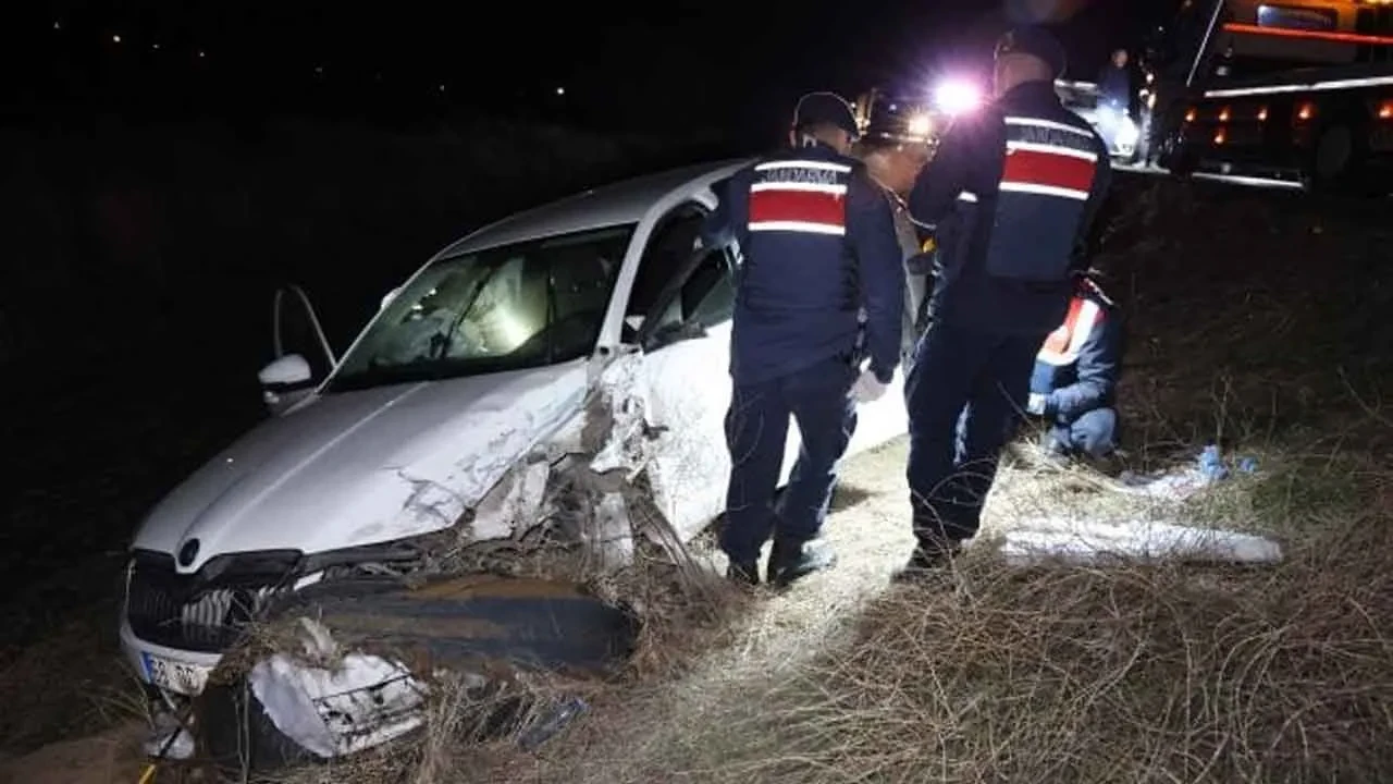 Aksaray'da feci kaza: Sürücü kaçtı, ölü ve yaralılar var