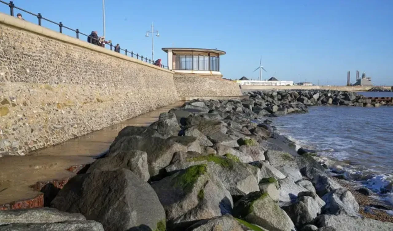 Ayağı kaydı, kafası kayalara sıkıştı! Yükselen su sonu oldu