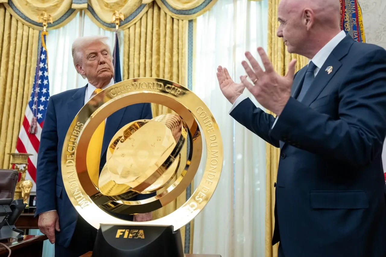 Donald Trump ve Infantino, 2025 FIFA Kulüpler Dünya Kupası'nı tanıttı
