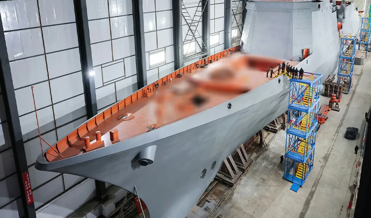 Kuzey Kore'den dünyaya gözdağı! Nükleer denizaltının ilk fotoğraflarını yayınladı