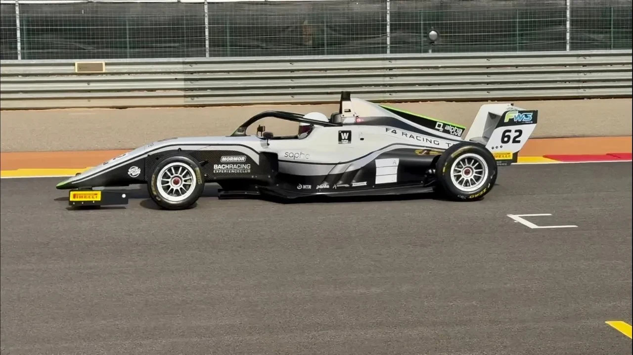 Sena Savaşer ile Kadınlar Günü özel röportajı: Türkiye'nin ilk kadın Formula Pilotu