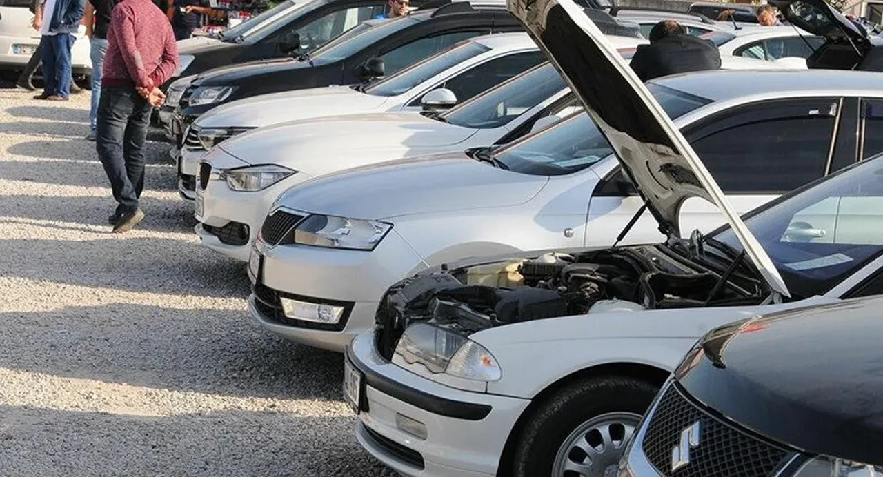Sıfır otomobil fiyatları uçtu, ikinci elde rota değişti! En ucuz araç fiyatı şaşırttı