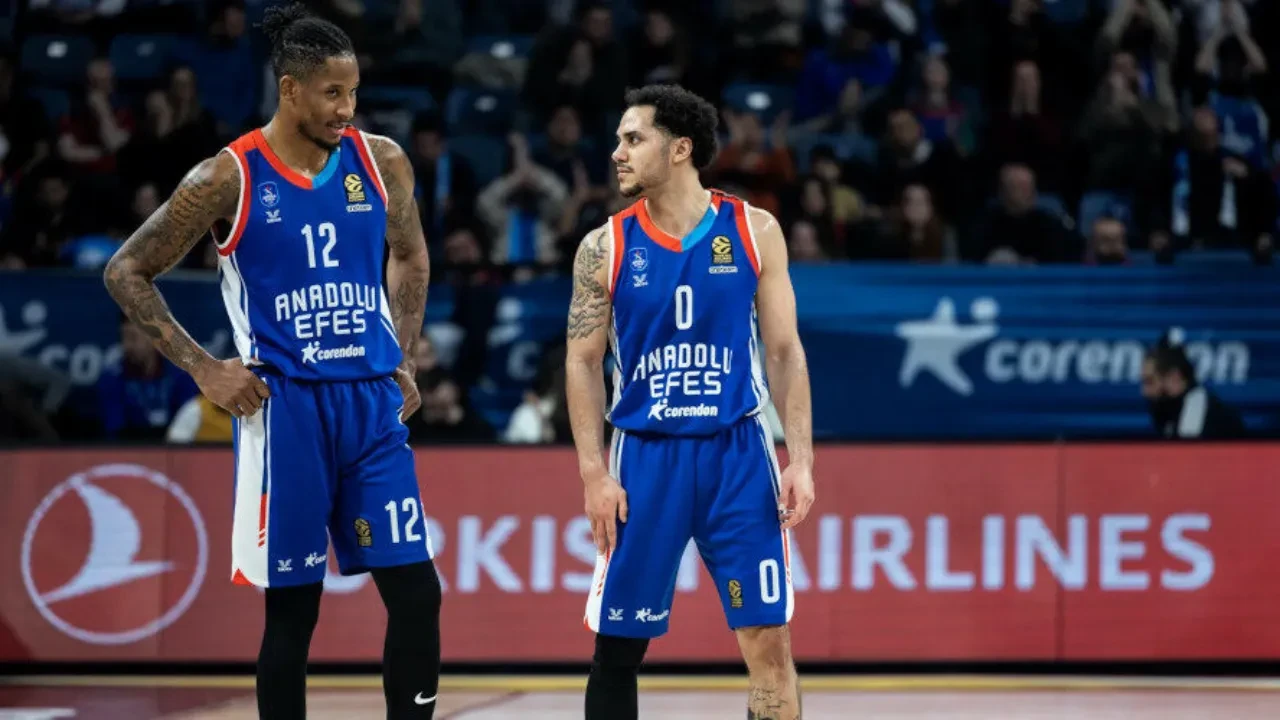 Cenk Akyol Anadolu Efes Genç Takımının başına geçti!