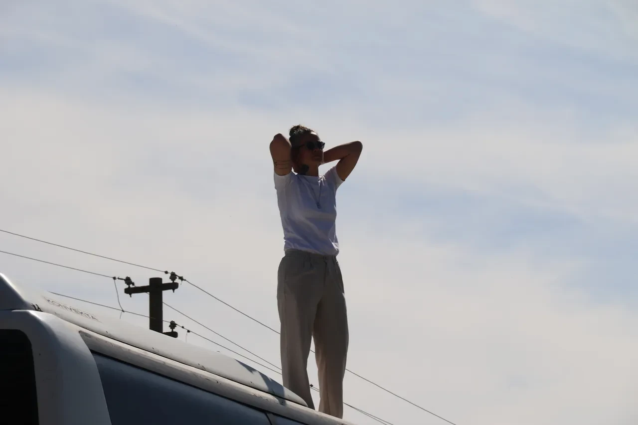 Cezalı kadın teknik direktörden otobüs üstünde taktik! O anlar viral oldu, Fatih Terim’e benzetildi