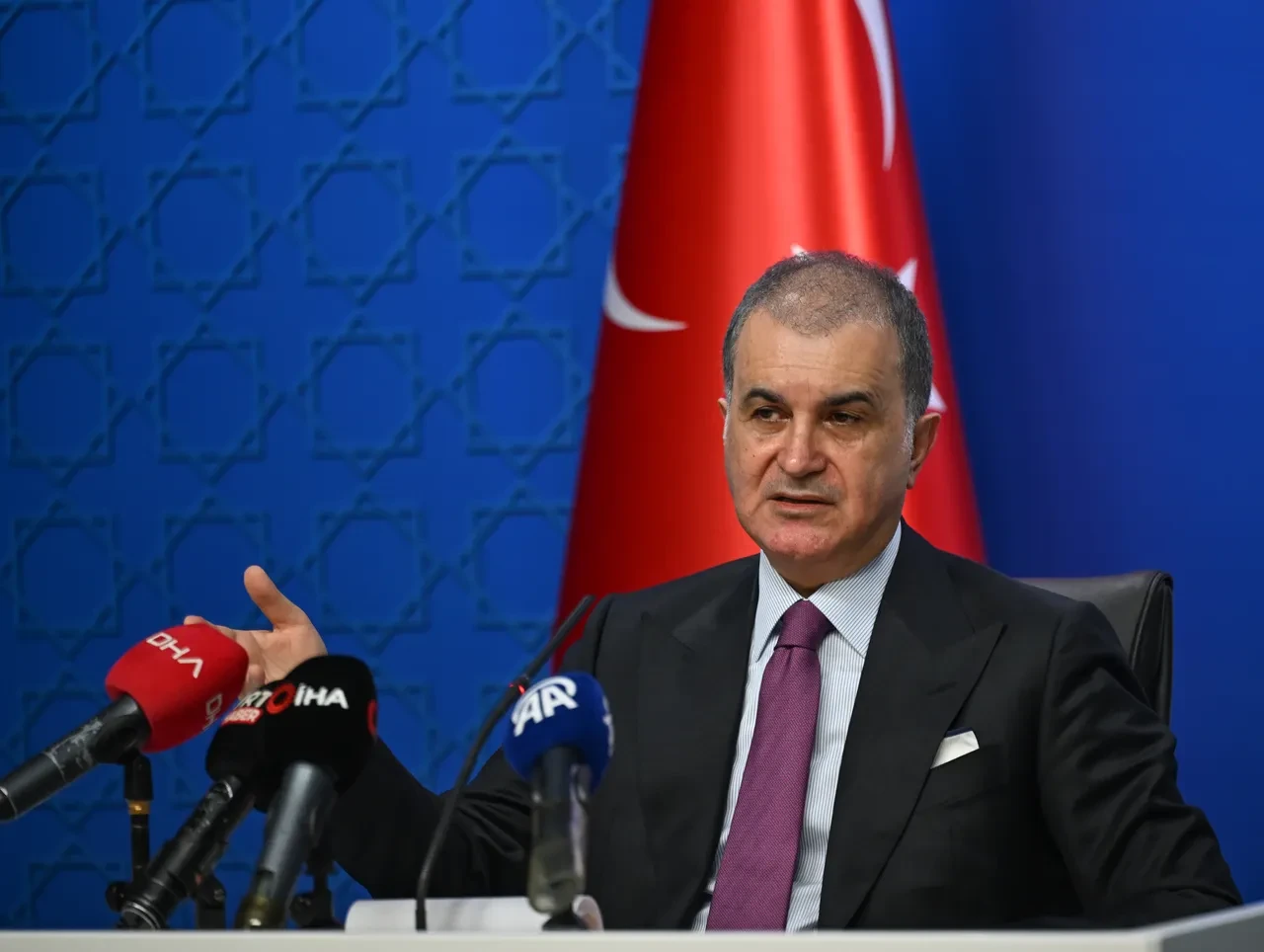 AK Parti'den Özgür Özel'in boykot çağrısına tepki: Türkiye'yi tehdit ediyor