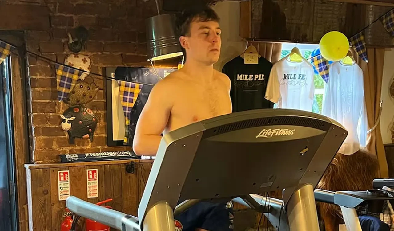 Bağış için ilginç deneyime imza attı: Koşu bandının üzerinde 24 saat aralıksız koştu! İşte başına gelenler