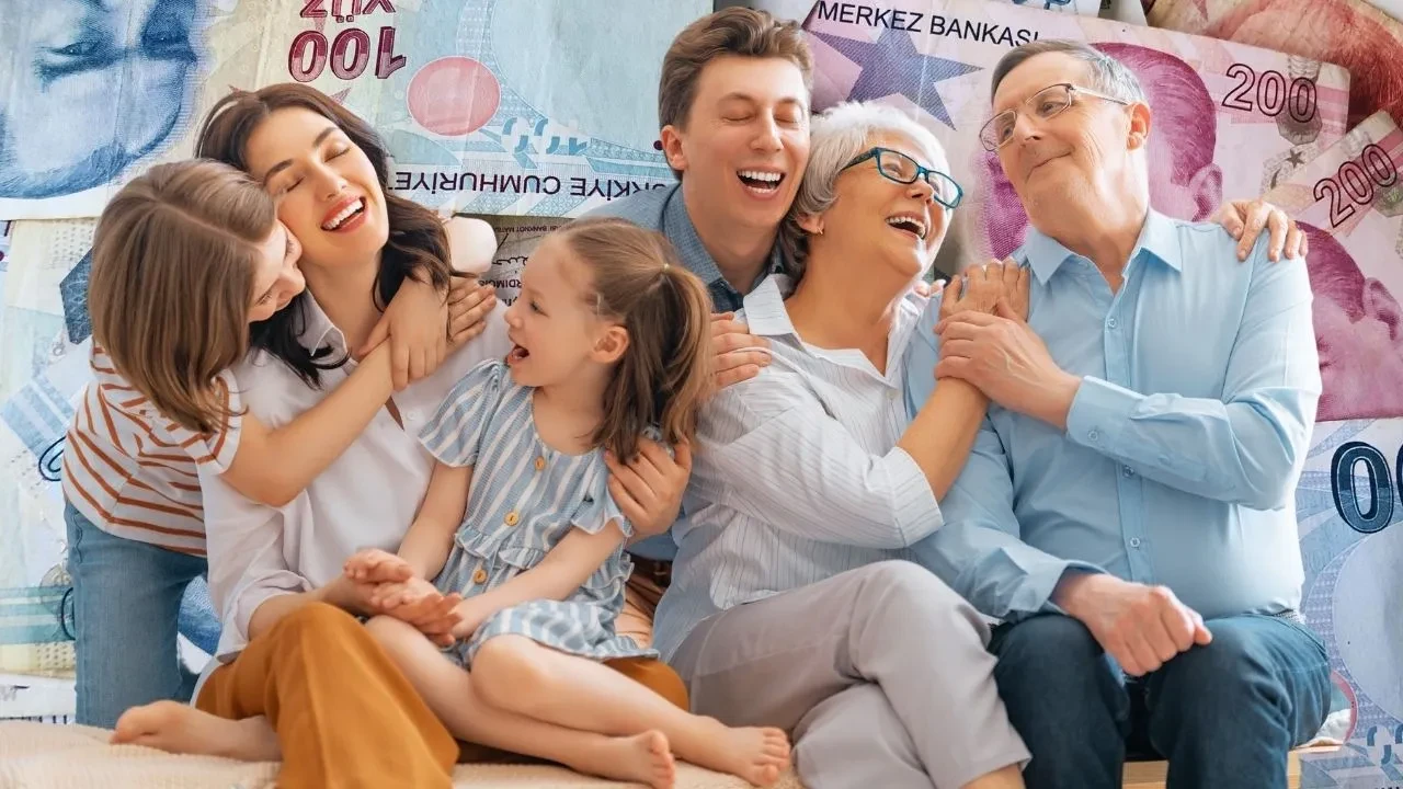 Düşük faizli kredi ve yeni kart geliyor! Evlilikten konuta eğitimden emekliliğe büyük destek: 2025 Aile Yılı