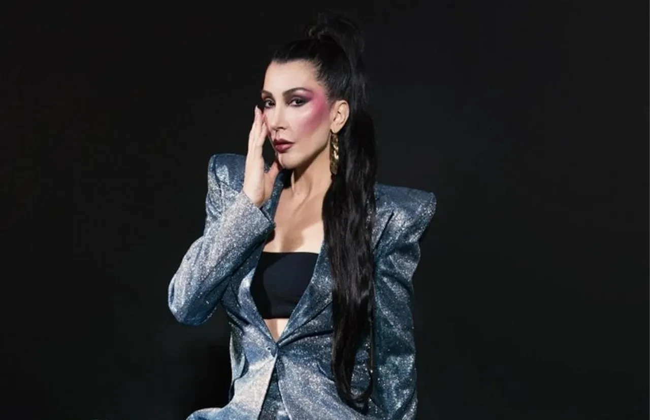 Hande Yener "Abla" diyen hayranına sinirlendi