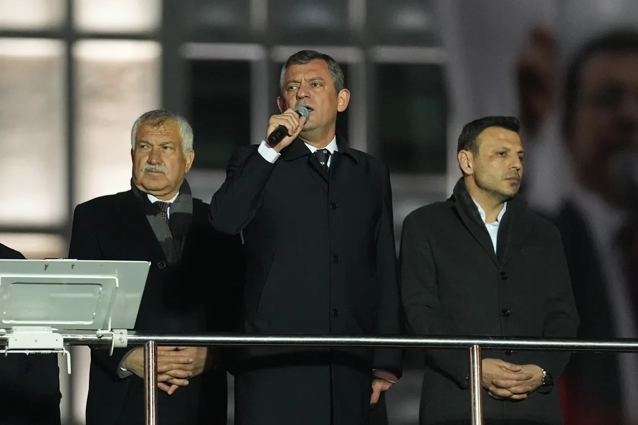 Özgür Özel'in boykot çağrısına çarpıcı yorum! Vites yükseltme sebebini açıkladı