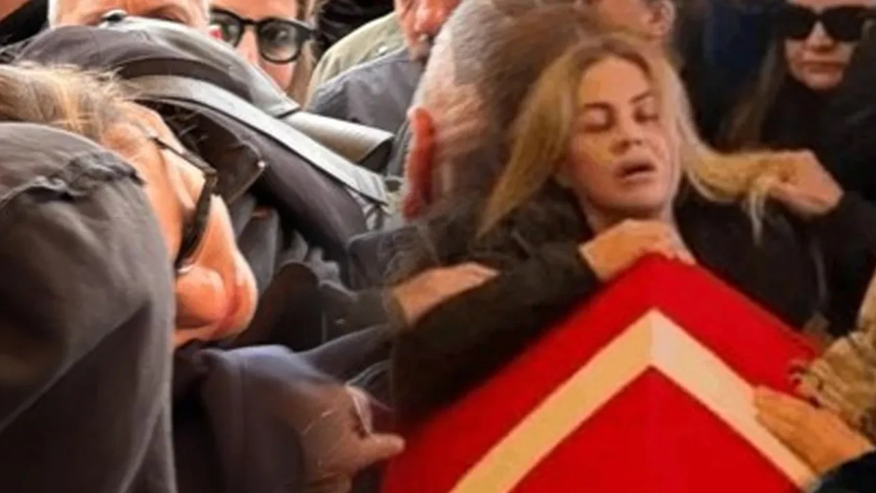 Volkan Konak'ın eşi Selma Konak'ın tabut başındaki feryatları yürek dağladı! Herkes gözyaşlarına boğuldu 