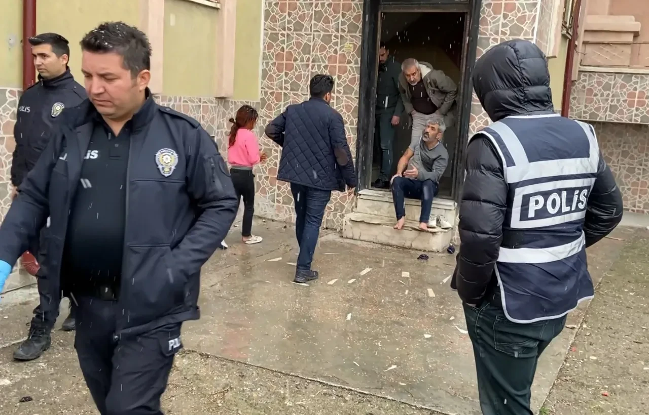 Adım adım takip sonrası operasyon! Polisten kaçmak isteyen şüpheli balkondan atladı